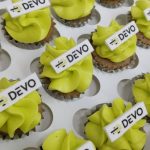 Mini Cupcakes Corporativos de DEVO